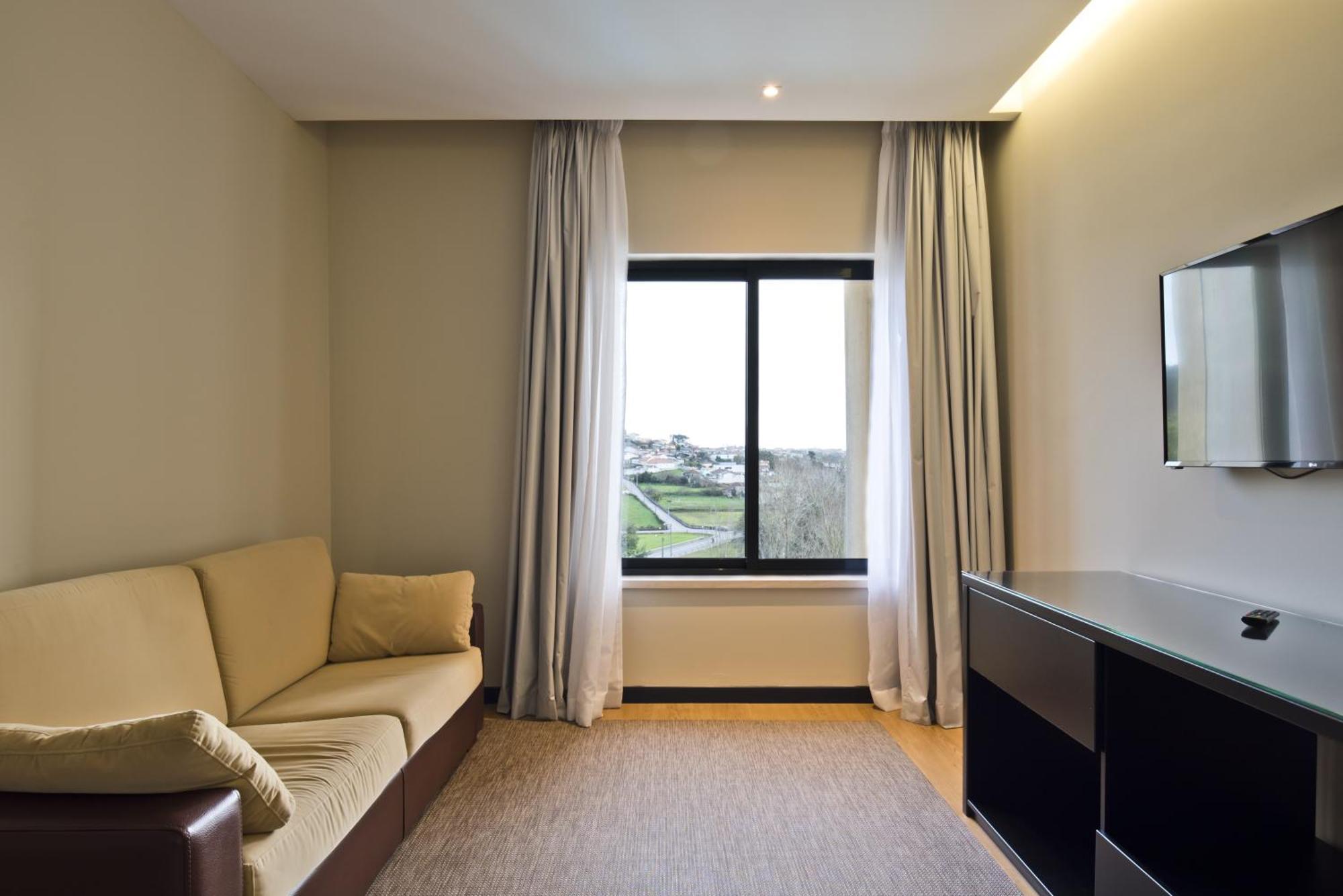 Lam Hotel Estarreja Extérieur photo
